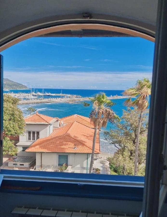 The Shell - New Interior Look But Same Old Charme 200Mt From The Sea With Garden And Parking Nearby Imperia Exterior foto